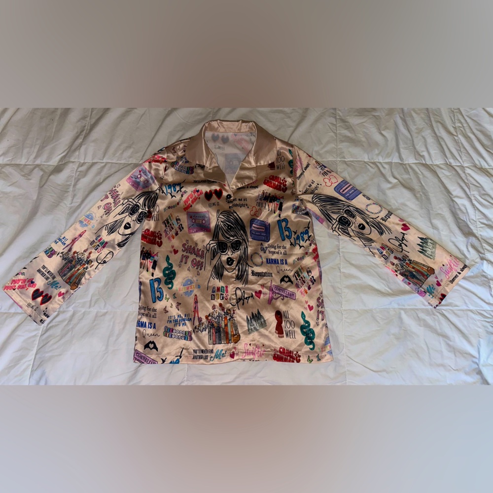 Taylor Swift Silky Pajama Set Size girls large, Swiftie Albums Eras Concert
